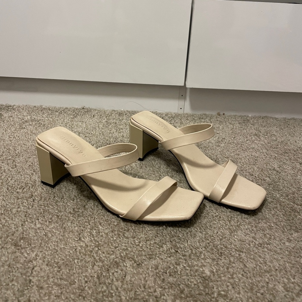 Cream Strappy Block Heel Sandals size7